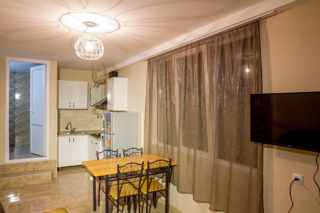 Appartamento Fishmen Tbilisi Esterno foto